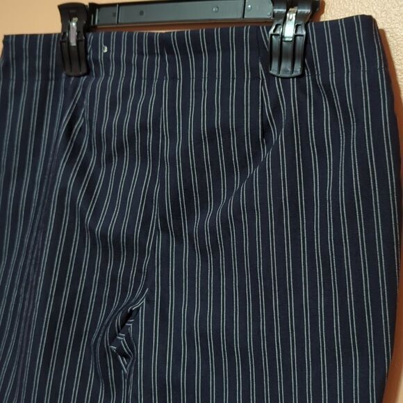 Chico’s Pinstripe Brigette Pants Ankle Buttons Pull On Stretch sz 2/L - Picture 6 of 6